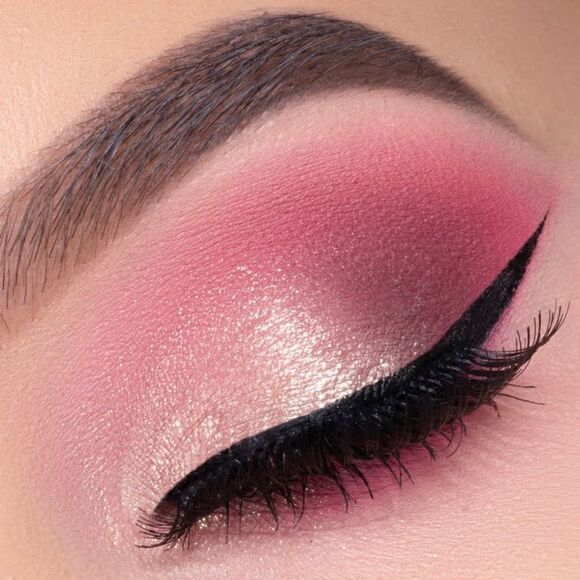 MAC Satin Eyeshadow in Sushi Flower (Barbie Pink With Satin Finish) - Picture 6 of 11